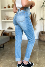 Load image into Gallery viewer, Judy Blue Distressed Straight Jeans with Patch Pockets